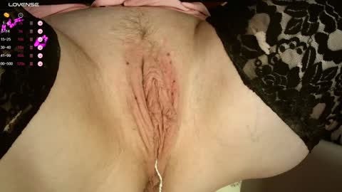 Snapshot of toxiquenude chatting on 12/15/24, 01:54 toxiquenude online show from 12/15/24, 01:54