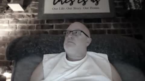 Snapshot of toyota1969 chatting on 11/23/25, 10:31 toyota1969 online show from 11/23/25, 10:31