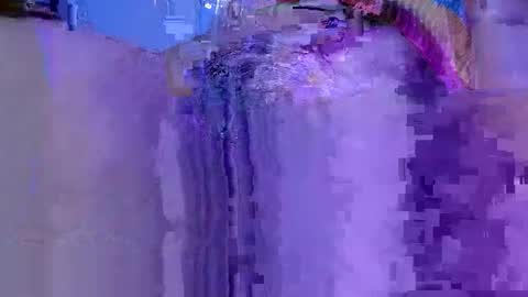 Snapshot of toysalmonn chatting on 10/27/25, 10:25 toysalmonn online show from 10/27/25, 10:25