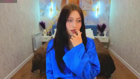 tracey_gill online show from 05/24/26, 09:03