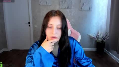 tracey_gill online show from 06/01/26, 01:18