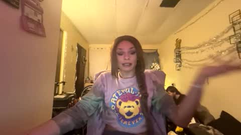 tracy227 online show from 12/19/25, 07:37