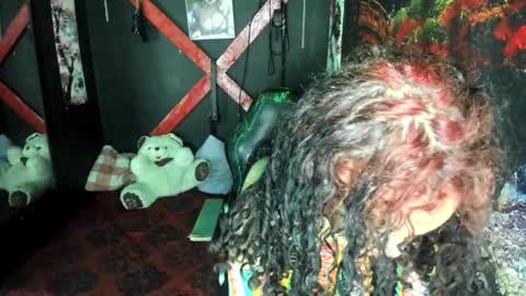 tracy_ks online show from 09/30/25, 09:42