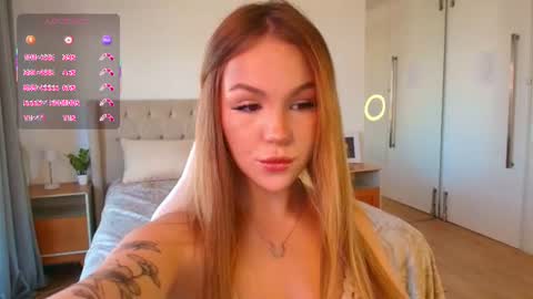 Snapshot of tracy_tay1or chatting on 06/22/26, 10:56 Tracy GMT2 Mon 3 AM - 4 PM Tue 3 AM - 4 PM Wed 3 AM - 4 PM Thur 3 AM - 4 PM Fri 3 AM - 4 PM online show from 06/22/26, 10:56