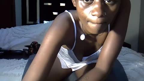 Flavia online show from 11/17/25, 08:14