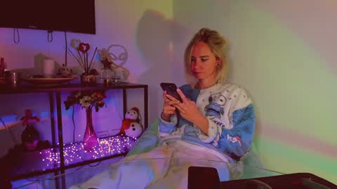 Snapshot of trafka_murafka chatting on 02/09/25, 12:28 Hey my name is Kiri Kiri online show from 02/09/25, 12:28