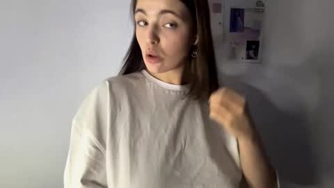 Amelia online show from 09/11/25, 03:45