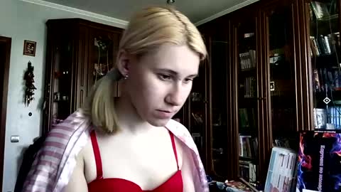 Lesly online show from 05/16/26, 07:38