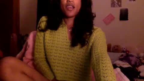 Snapshot of transamoure chatting on 11/17/25, 04:40 transamoure online show from 11/17/25, 04:40