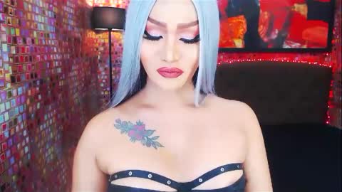 Snapshot of transplayfullolivia chatting on 02/08/25, 01:43 KYLIE BELLA  TS online show from 02/08/25, 01:43