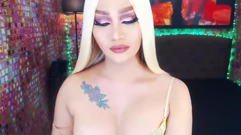 Snapshot of transplayfullolivia chatting on 02/10/25, 05:58 KYLIE BELLA  TS online show from 02/10/25, 05:58