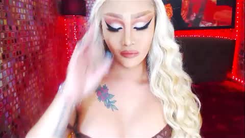 Snapshot of transplayfullolivia chatting on 03/09/25, 03:05 KYLIE BELLA  TS online show from 03/09/25, 03:05