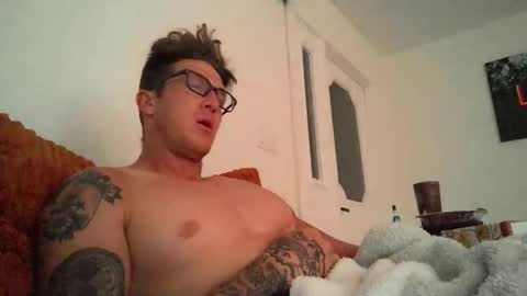 Snapshot of trash_man1989 chatting on 11/23/25, 03:06 trash_man1989 online show from 11/23/25, 03:06