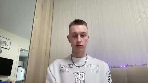 Snapshot of travis_gracile chatting on 04/01/26, 10:38 Travis online show from 04/01/26, 10:38