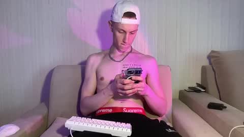 Travis online show from 04/20/26, 09:12