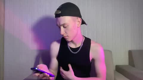 Travis online show from 04/23/26, 09:19