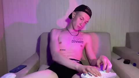 Travis online show from 04/23/26, 12:29