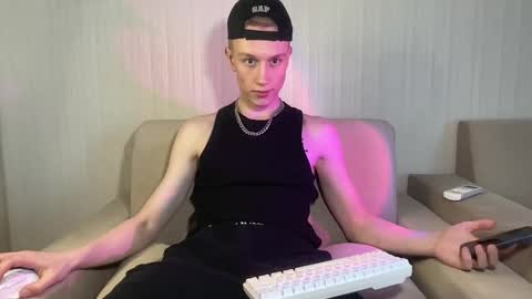 Travis online show from 04/26/26, 09:18