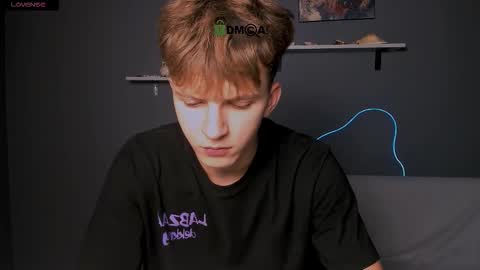 Travis online show from 09/09/25, 07:13