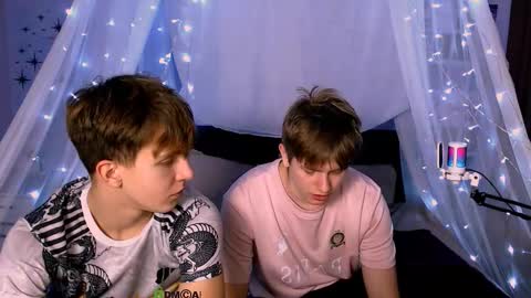 Travis online show from 10/01/25, 07:42