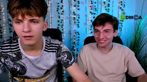 Travis online show from 10/12/25, 07:24