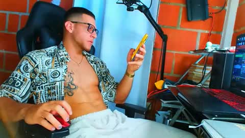 TRAVIS. online show from 01/17/26, 10:24