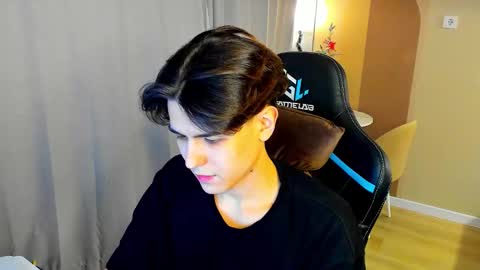 travisrivas online show from 12/19/25, 05:31