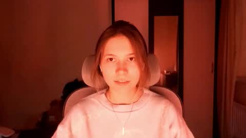 Snapshot of travisroule chatting on 11/21/25, 04:38 Lisa online show from 11/21/25, 04:38