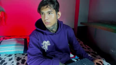 TRAV - INDEPENDENT MODEL online show from 10/06/25, 02:20