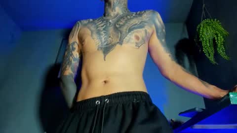 TRAV - INDEPENDENT MODEL online show from 10/20/25, 01:06