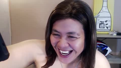 Snapshot of treat_urself chatting on 02/08/26, 09:45 marian online show from 02/08/26, 09:45