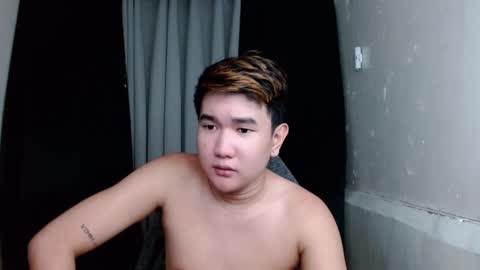 Snapshot of trebz_01 chatting on 05/11/26, 05:24 trebz_01 online show from 05/11/26, 05:24