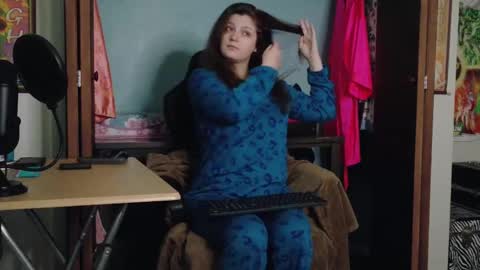 TreeJeanne online show from 09/19/25, 09:59