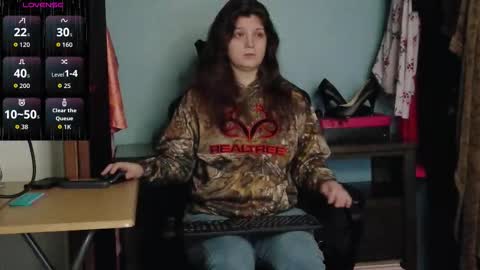 TreeJeanne online show from 10/25/25, 12:34