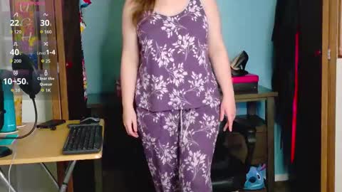 TreeJeanne online show from 11/12/25, 02:23