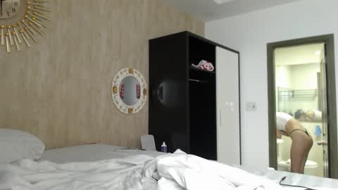 Sarah And Jon online show from 12/05/24, 02:42