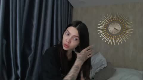 Sarah And Jon online show from 01/04/25, 11:27