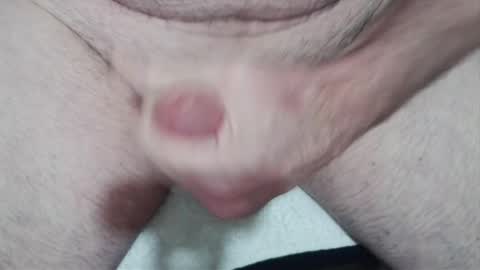 Snapshot of tremor6969 chatting on 12/17/25, 07:42 tremor6969 online show from 12/17/25, 07:42