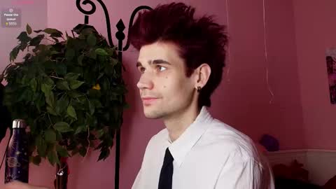 Snapshot of trevor_thomson chatting on 02/25/26, 04:27 Trevor online show from 02/25/26, 04:27