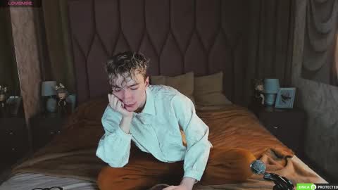 TrevorBenson online show from 12/02/25, 03:01