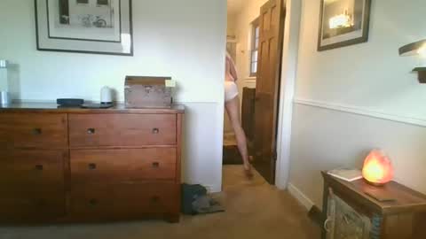 Snapshot of trevorhill99 chatting on 12/31/24, 05:18 Trevor Hill online show from 12/31/24, 05:18