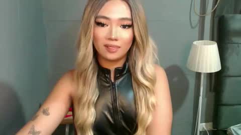 Snapshot of trexie_fucks15 chatting on 10/25/25, 05:40 trexie_fucks15 online show from 10/25/25, 05:40