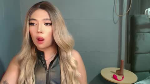 Snapshot of trexie_fucks15 chatting on 10/27/25, 09:19 trexie_fucks15 online show from 10/27/25, 09:19