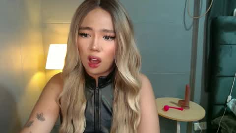 Snapshot of trexie_fucks15 chatting on 11/04/25, 05:45 trexie_fucks15 online show from 11/04/25, 05:45