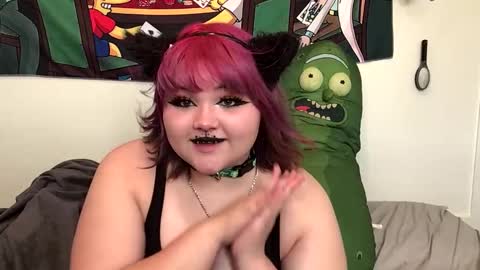 Trixie online show from 02/21/25, 09:32