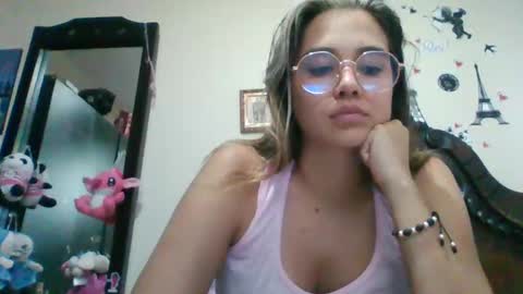 triana_bell online show from 02/11/25, 11:01