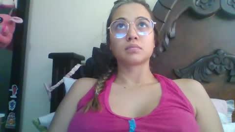 triana_bell online show from 03/04/25, 05:03