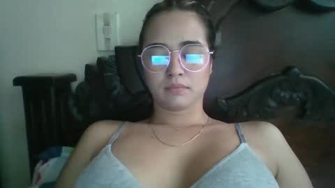 triana_bell online show from 11/12/25, 05:13