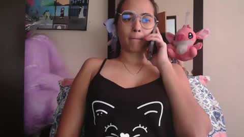 triana_bell online show from 04/16/26, 04:30