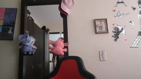 triana_bell online show from 05/07/26, 04:34